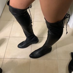 Stretch leather over the knee